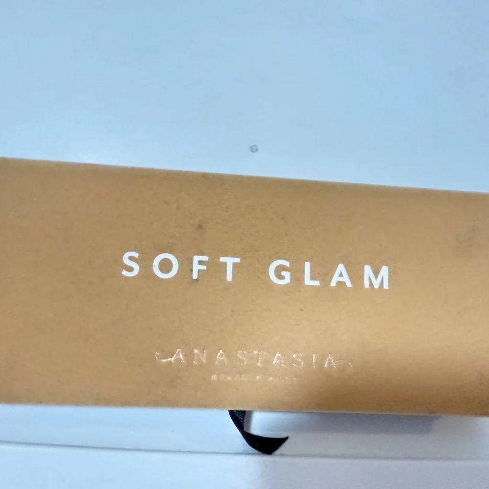 Anastasia Soft Glam Palette in Gold